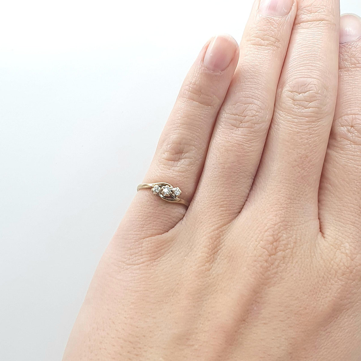Vintage 9ct Gold Diamond Trilogy Ring Solid 9k 9kt Crossover Natural Diamonds Engagement Womens Vintage Jewelry Jewellery UK H.5 US 4