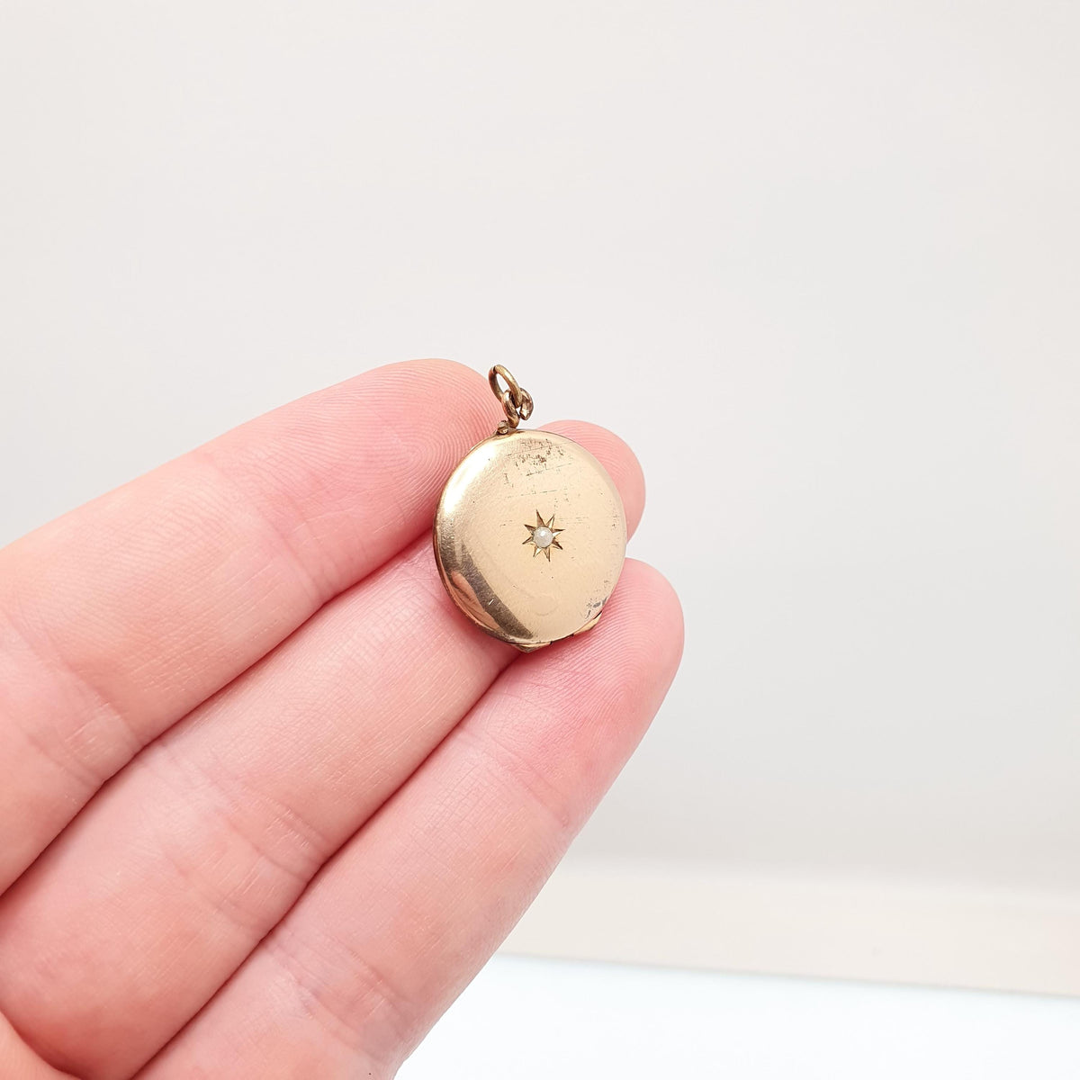 Antique Rolled Gold Locket Seed Pearl Star Set Necklace Pendant Star Rose Gold Filled Round Circle Vintage Jewellery Jewelry
