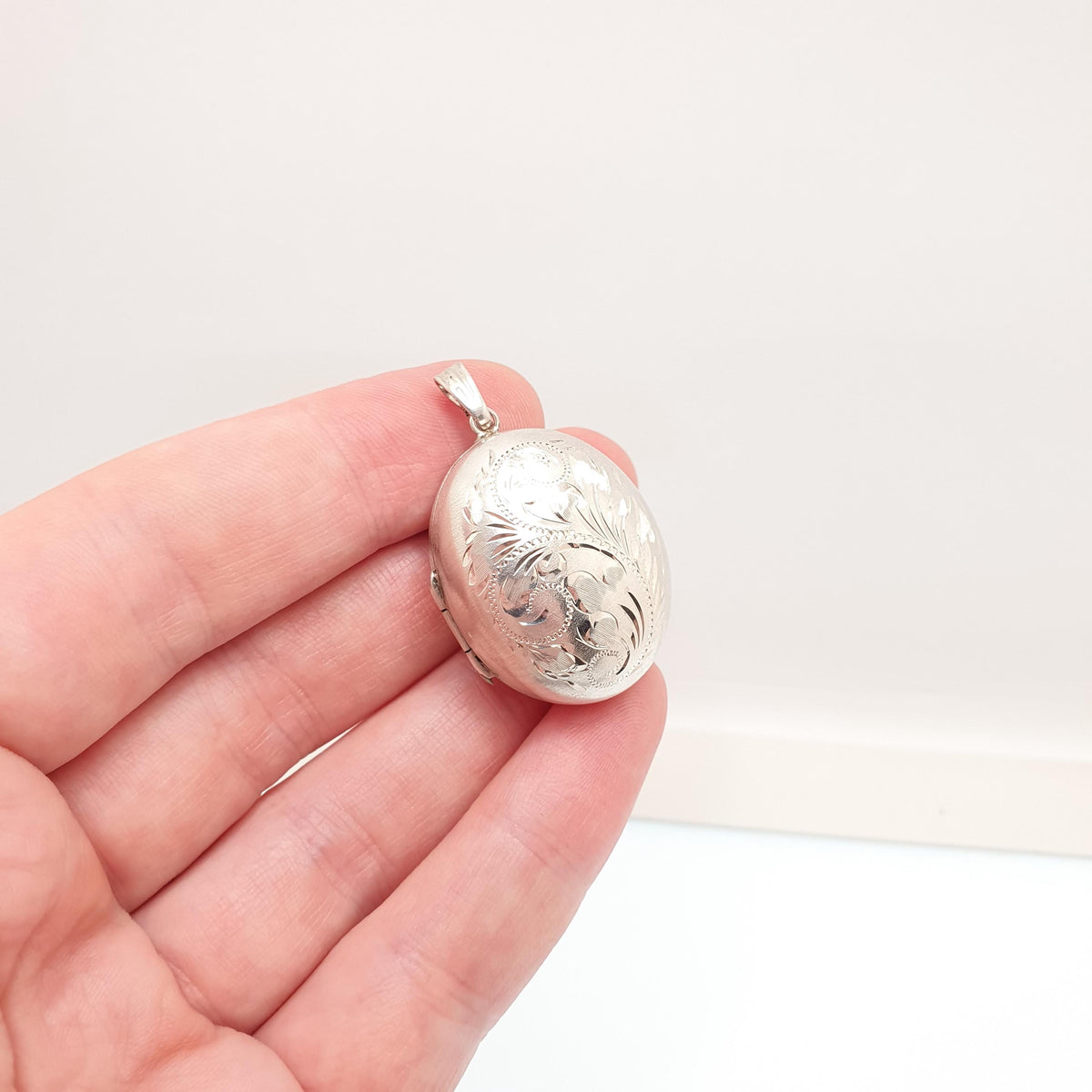 Vintage Sterling Silver Egg Shape Locket Hand Engraved Oval Ball 1975 Hallmark Solid 925 Keepsake Photo Womens Jewelry Mens Jewellery