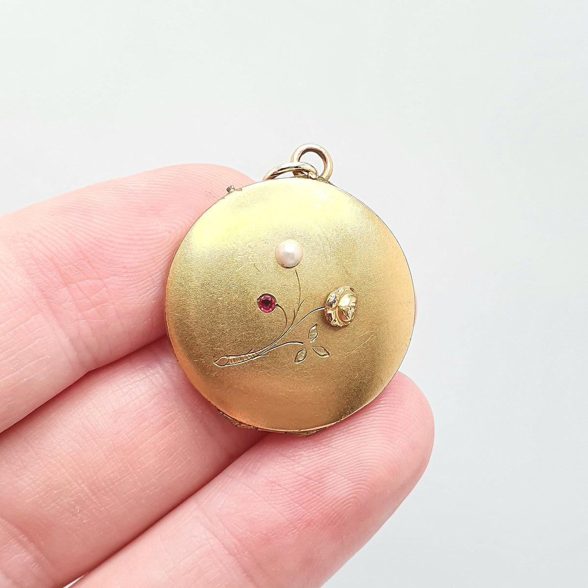 Antique Rolled Gold Locket Ruby Paste Seed Pearl Rose Flower Necklace Pendant Yellow Gold Filled Round Circle Vintage Jewellery Jewelry