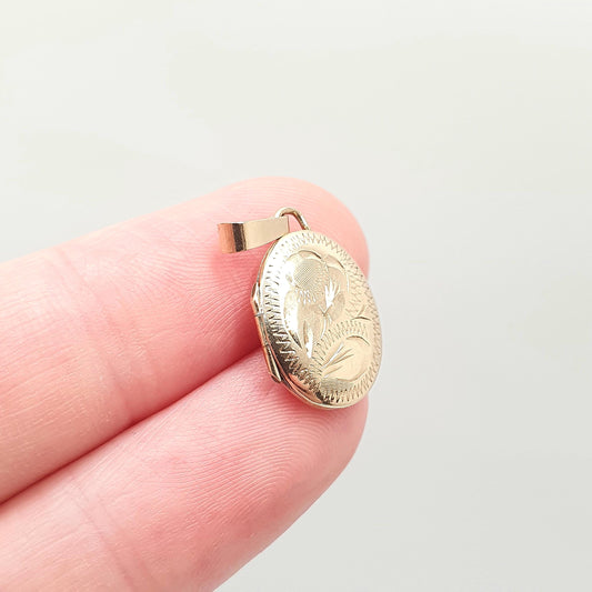 Vintage Solid 9k 9kt Gold Locket Oval All 9ct 9 Carat Small Necklace Engraved Photo Picture Pendant Retro Jewelry Jewellery
