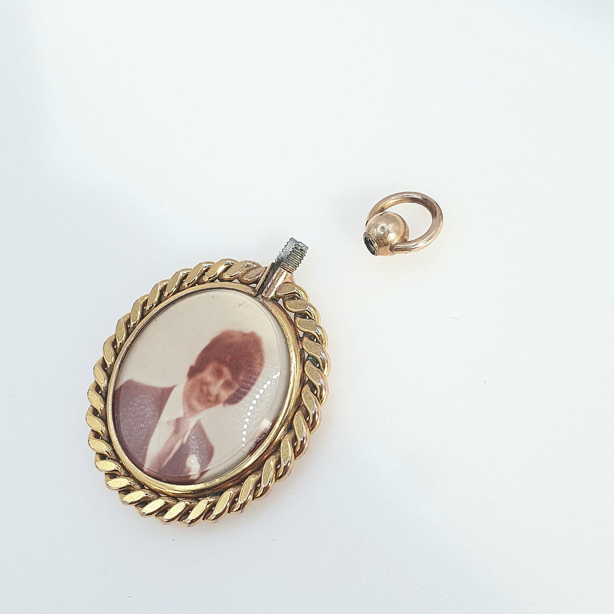 Antique Rolled Gold Locket Pendant Curb Link Border Double Sided Gold Filled Necklace Vintage Picture Womens Jewelry Jewellery