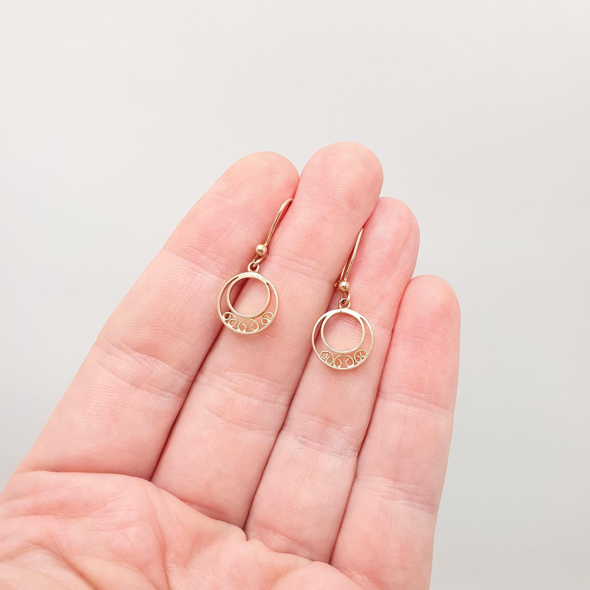 Antique 9k 9ct Gold Circle Earrings Hook Drop Dangle Art Deco Sun Style Sunburst Solid 375 9kt Filigree Vintage Womens Jewellery Jewellery