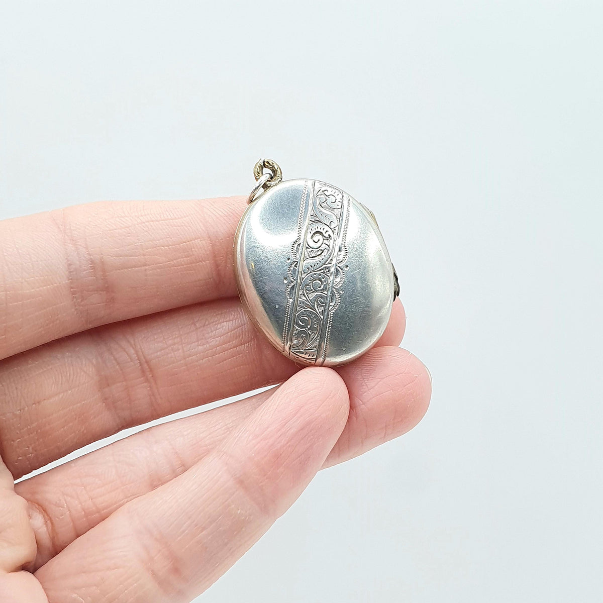 Antique Victorian Solid Silver Back and Front Locket Oval Diagonal Engraving Picture Photo Vintage Womens Jewelry Jewellery