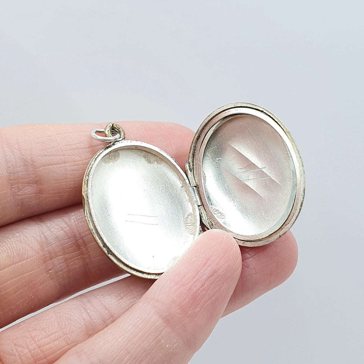 Antique Victorian Solid Silver Back and Front Locket Oval Diagonal Engraving Picture Photo Vintage Womens Jewelry Jewellery