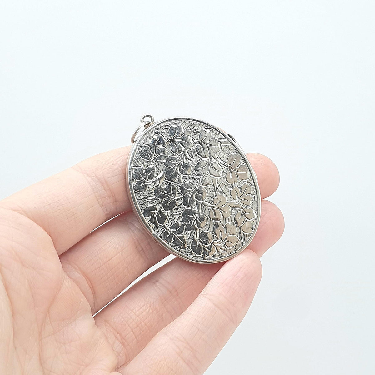 Antique Victorian Large Oval Locket Silver Tone Base Metal Hand Engraved Leaf Pattern Big Vintage Womens Jewellery Jewelery
