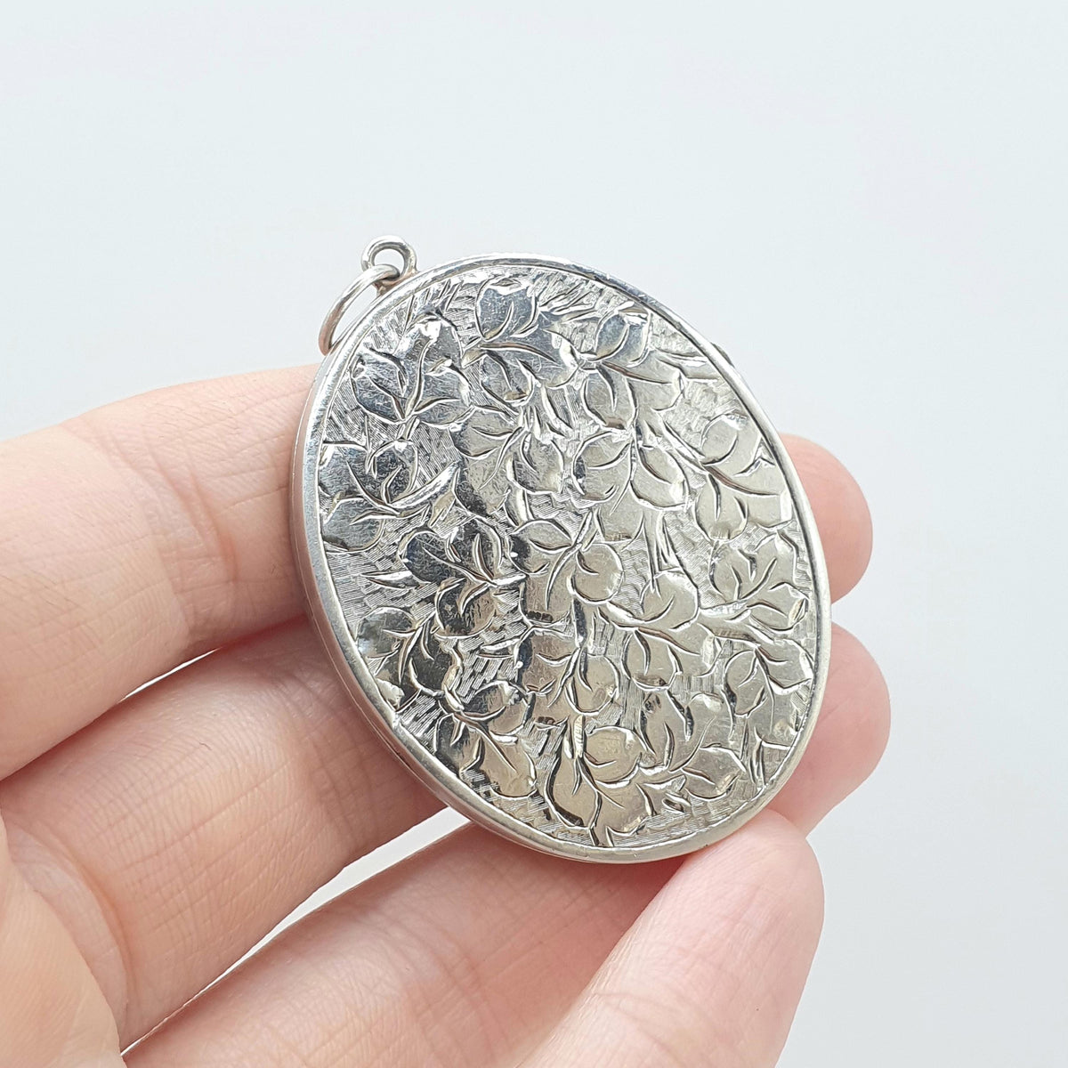Antique Victorian Large Oval Locket Silver Tone Base Metal Hand Engraved Leaf Pattern Big Vintage Womens Jewellery Jewelery