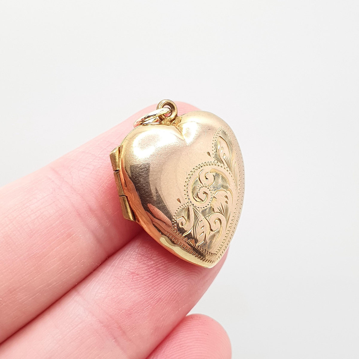 Antique 9ct Gold Heart Locket 9k Back & Front Cute Engraved Solid 9kt 375 Pendant Love Gift Necklace Jewelry Womens Jewellery