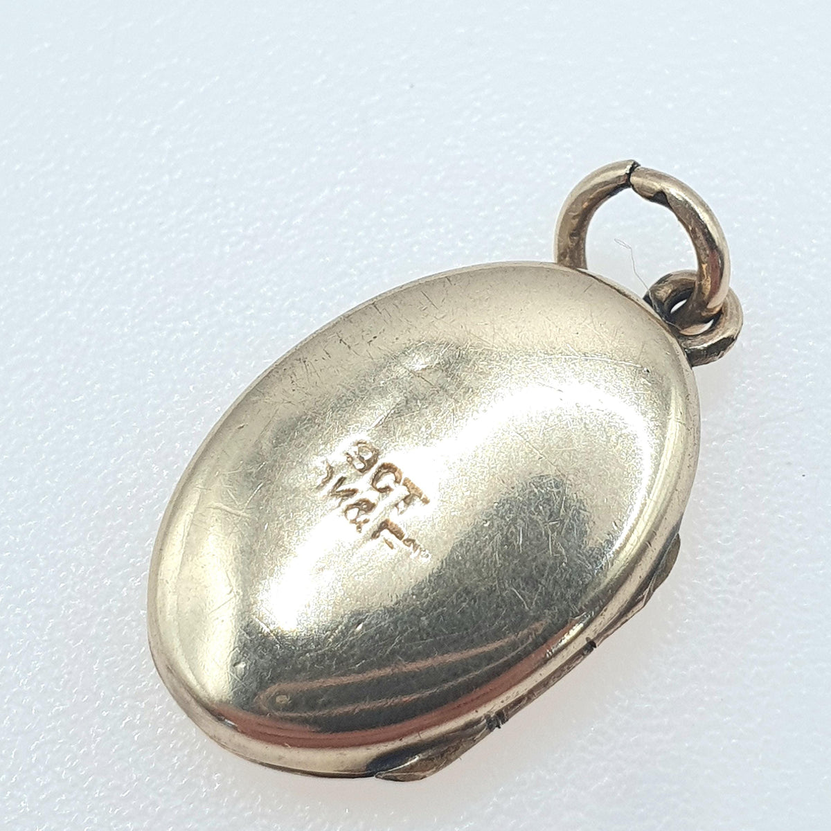 Old Vintage 9ct Gold Butterfly Locket 9k 9kt Back and Front Small Oval Hand Engraved Pendant Necklace Insect Jewelry Womens Jewellery