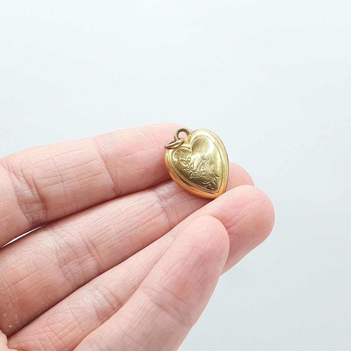 Antique Rolled Gold Bird Engraved Heart Pendant Charm Necklace Victorian Gold Filled Womens Jewelry Vintage Jewellery