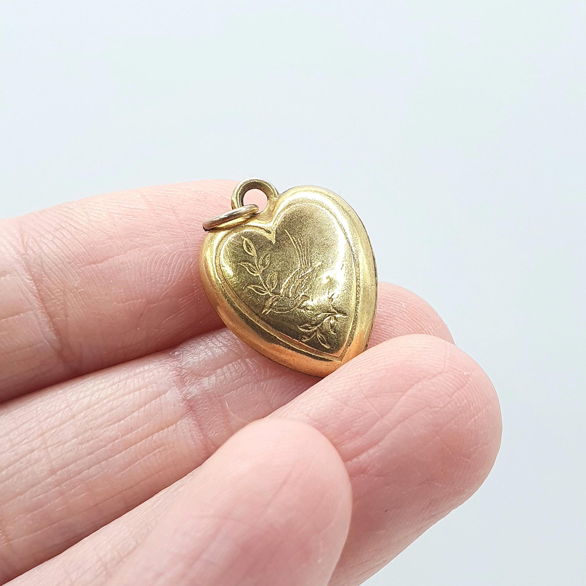 Antique Rolled Gold Bird Engraved Heart Pendant Charm Necklace Victorian Gold Filled Womens Jewelry Vintage Jewellery