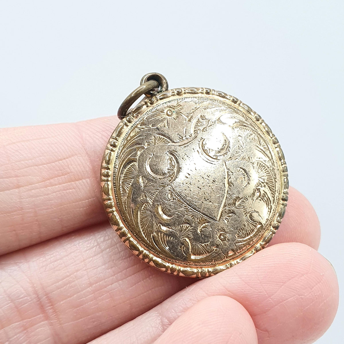 Antique Rose Rolled Gold Circle Locket Round Scroll Engarved Gold Filled Photo Keepsake Gift Womens Jewellery Jewelry