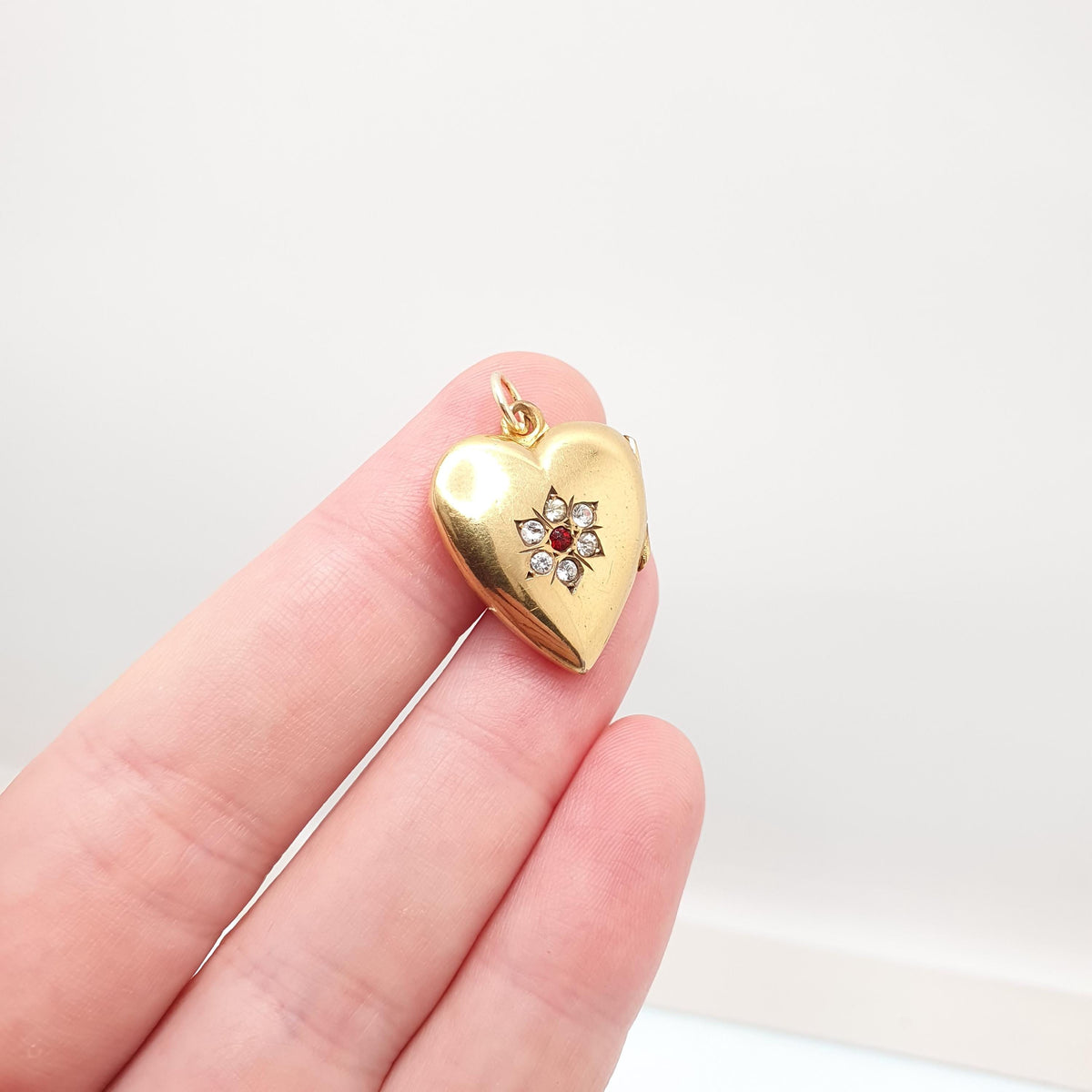Antique Gold Filled Diamond Paste Heart Locket Yellow Rolled Pendant Victorian Star Cluster Centre Necklace Jewelry Womens Jewellery