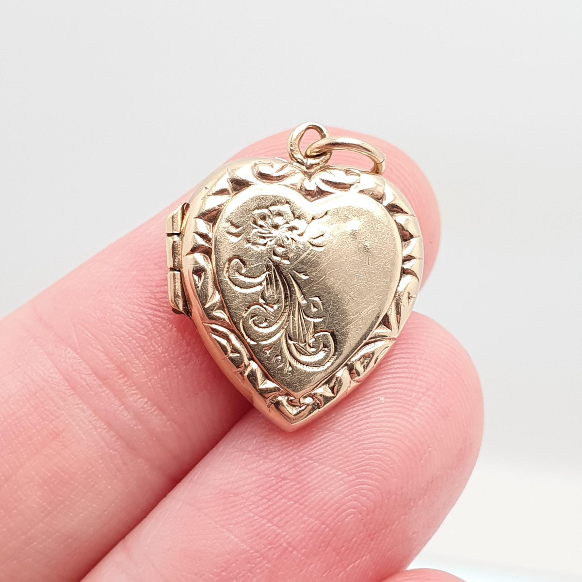 Old Vintage 9ct Gold Heart Locket Hand Engraved Embossed Pendant 1940s All Solid 9k 9kt Necklace Photo Pendant Womens Jewelry Jewellery